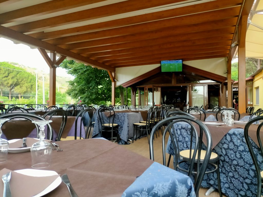 Ristorante con sala all’aperto Barcellona Pozzo di Gotto e Milazzo